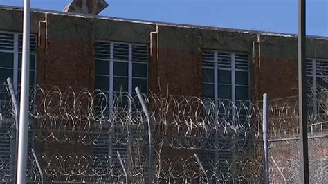 Federal Prison Workers Claim Their Lives Are In Danger During
