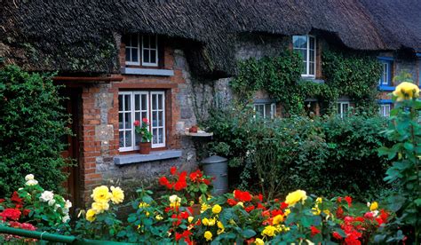 15 Towns In Ireland Full Of Small Town Charm Ireland Cottage Small
