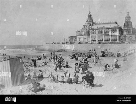 Badegäste am Strand von Ostende Stockfotografie Alamy