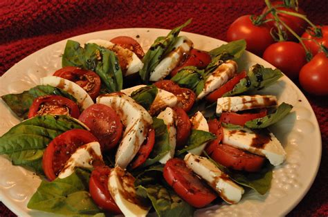 Insalata Caprese Salad Mozzarella Tomato And Basil Plate 12 Pound