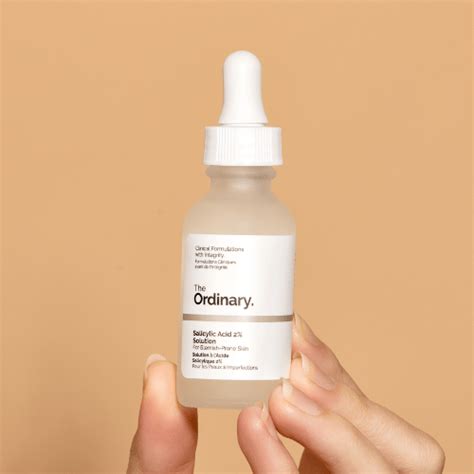 This 2% treatment solution helps exfoliate the inside walls of pores to fight the appearance of blemishes and for better visible skin clarity with continued use. The Ordinary Salicylic Acid 2% Solution 30ml + Free Post