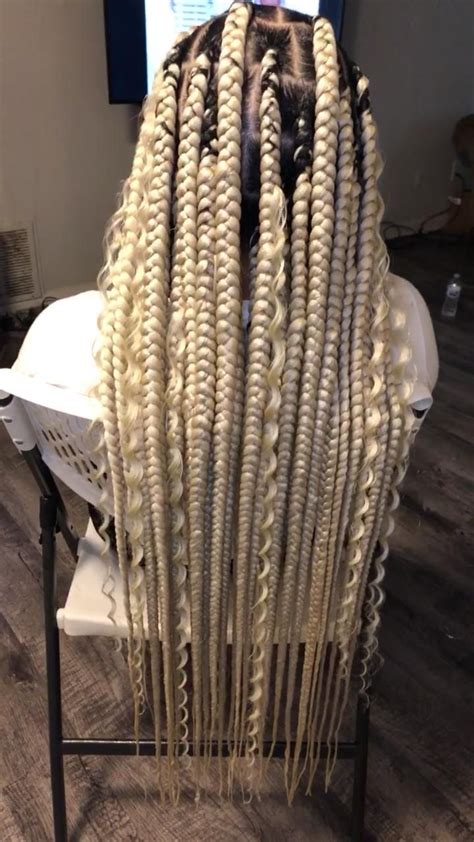 Whether your mom could french braid or barely put your hair in a ponytail, the moment you somehow learn to make your hair your. Large Messy Knotless Braids Video | Hair styles, Messy ...
