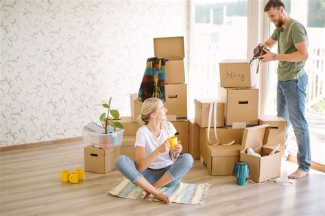 5 Essential Tips for a Smooth Moving From House to Apartment