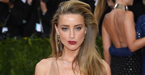Heres Your First Look At Amber Heard As Mera Queen Of Atlantis In