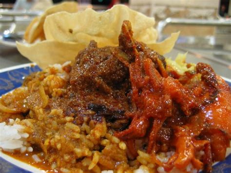 Aside from the a la carte buffet menu, diners are spoilt with choices from the vegetable bars and other cooked delicacies. Top 10 Nasi Kandar Places In Klang Valley | TallyPress