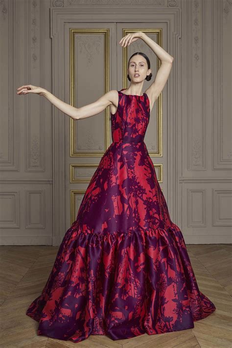 Pippa middleton weds james matthews in giles deacon. Giles Deacon Fall 2016 Couture Fashion Show (With images ...