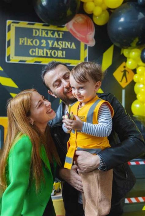 Hazal Kaya ve Ali Atay oğullarının doğum gününü kutladı Fikret Ali ye