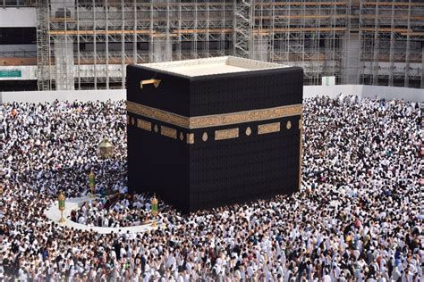 Hajj See Kaaba S Black Stone In Mecca Like Never Before Esquire Middle East The Region