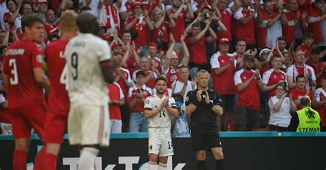 Dänemark steht im achtelfinale der em 2021. EM 2021: Zu Ehren Christian Eriksens - Spiel Dänemark ...