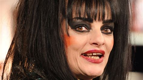 Not sure where i got this from, but it's a very young nina hagen performing this song as a man. Nina Hagen ist „ganz doll krank" und sagt Konzerte ab ...