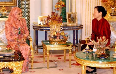 Brunei Resources Photographs Of Her Majesty Raja Isteri 5