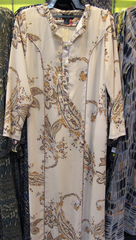 Jenis gaun pengantin muslimah ini disarankan untuk kamu yang memiliki bentuk tubuh mirip dengan jam pasir atau biasa disebut hour glass shape body. Butik Turkuaz: New Jubah Gaun Design - Cinderella