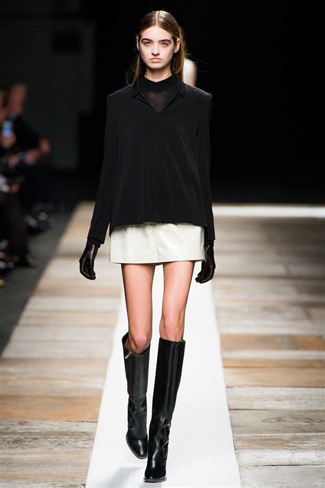 Theyskens Theory Fall 2013 RTW Runway Photos Vogue Autunno