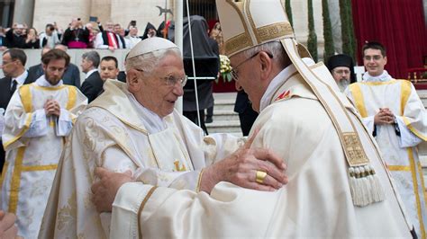 benedicto xvi el papa es uno francisco la unidad es más fuerte que las divisiones vatican news