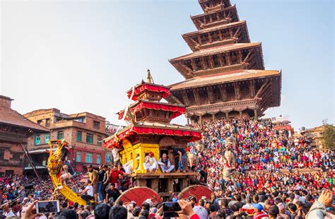 Le Blog Des Voyageurs Bisket Jatra Au Népal