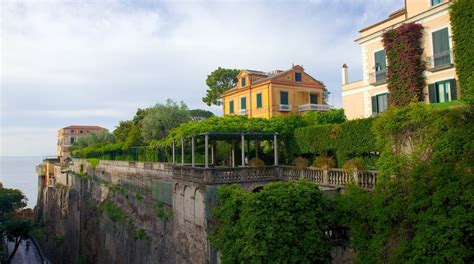 Piazza Tasso A Centro Città Di Sorrento Tour E Visite Guidate Expediait