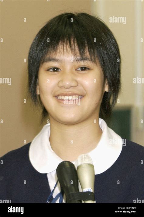 Tokyo Japan Mevisa Yoshida A 13 Year Old Thai Girl Responds To Questions From Reporters In