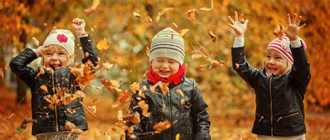 Kinder: Auch im Herbst draussen spielen? | Medgate Blog