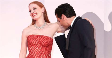 Jessica Chastain Reacts To Video Of Oscar Isaac Smelling Her Arm