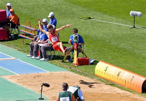 Atletismo Del Salto De Longitud Fotografía Editorial Imagen De