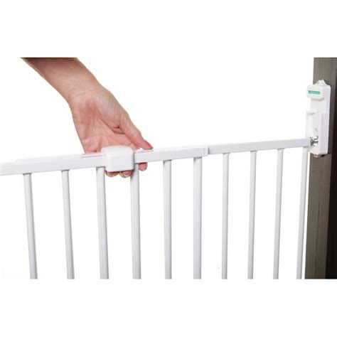 Dreambaby Broadway Gro Gate 53 In X 30 In White Metal Safety Gate In