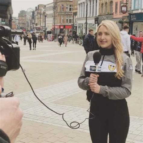 Emma Louise Jones La Sexy Presentadora De Leeds Tv Que Causa Furor En