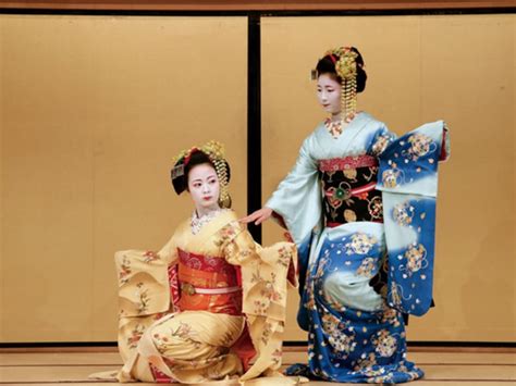 Kyoto Evening Cultural Tour In Gion With Traditional Performances And Tea