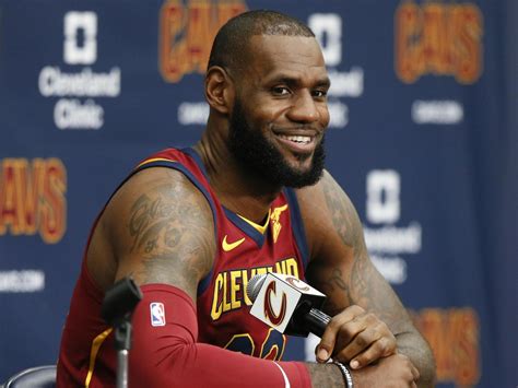 LeBron James is the AP's male athlete of 2018 - Latest Sports News In ...