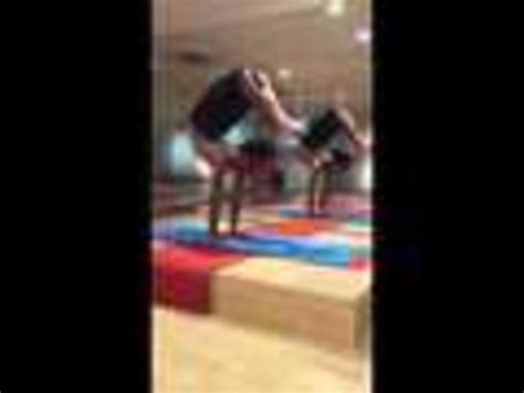 Guy Performs Insane Yoga Moves Jukin Licensing