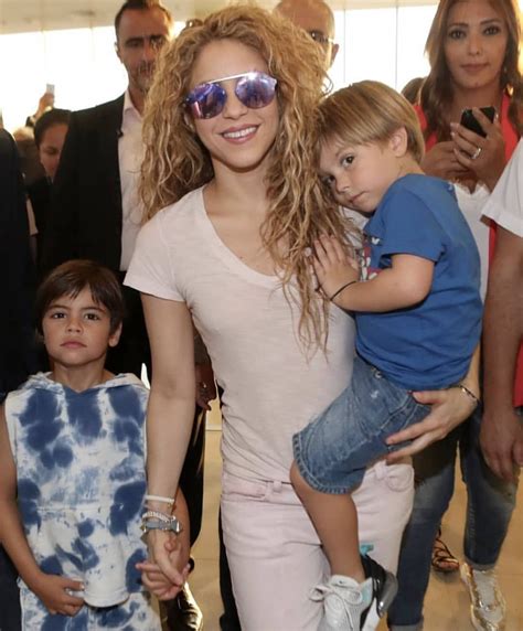 Milan Y Sasha Pique Gerard Piqu Eacute And Shakira Welcome Son Sasha