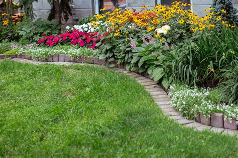Wood Landscape Border Ideas Edging Ideas To Keep Weeds And Lawn Away