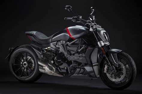 Ducatiが“x Diavel”の2021年newモデルを発表 バイクニュース タンデムスタイル