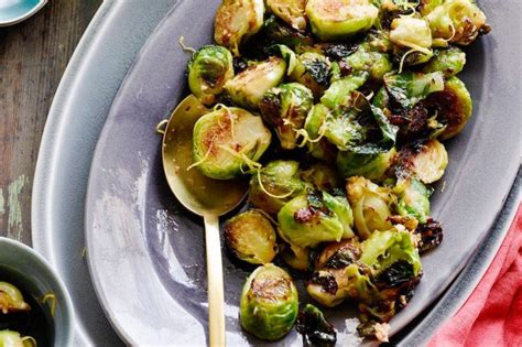 When the water in the pan is evaporated, remove the lid and keep cooking until brussels sprouts are nicely browned. Brussels Sprouts In Garlic Butter | Veggie dishes