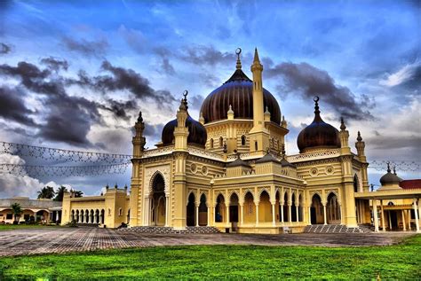 Top 10 Beautiful Mosques To Visit Around The World