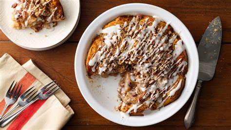 However you make apple pie, the customizations—for the crust or the filling—are endless. Cinnamon Roll Dutch Apple Pie Recipe - Pillsbury.com