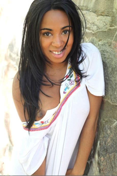 Glamorous Ebony Teen Tahela Loses Her White Dress Shows Her Curvaceous Body Nakedpics