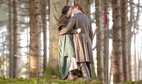 Outlander Why Does Claire Fall In Love With Jamie Fraser Caitriona