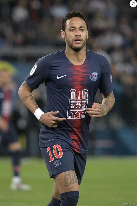 1 color neymar jr puma patch waist bag. Neymar Jr lors du match de Ligue 1 PSG - ASM (3-1) au Parc ...