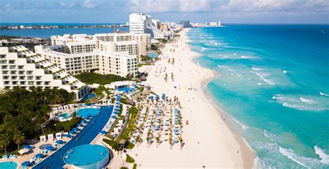 This complex includes all the facilities you could need for a perfect stay. You can fly from Vancouver to Cancun or Mexico City for ...