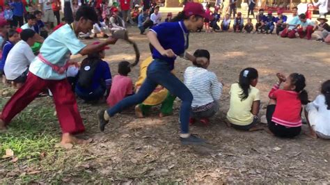 Leak Konseang Game Cambodia Traditional Game In Khmer New Year Youtube