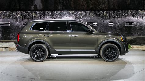 The 2020 Kia Telluride Is A Handsome Three Row Suv With New Tech