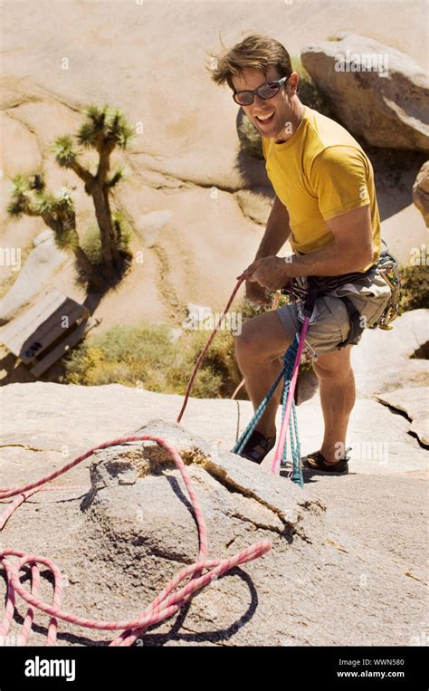 Guys With Ropes Hi Res Stock Photography And Images Alamy