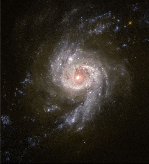 Nasas Hubble Captures Stunning Collision Of 2 Galaxies Inside Hercules