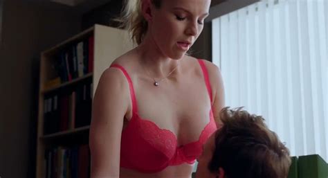 Betty Gilpin Nude Nurse Jackie 10 Pics Video TheFappening