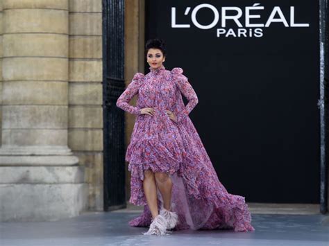 Aishwarya Rai Bachchan Wins Paris Fashion Week At Loreal Show