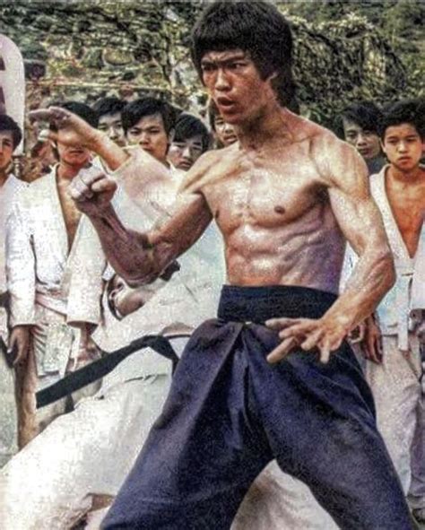 Pin By Jack On Bruce Lee King Of Kings Bruce Lee Photos Bruce Lee