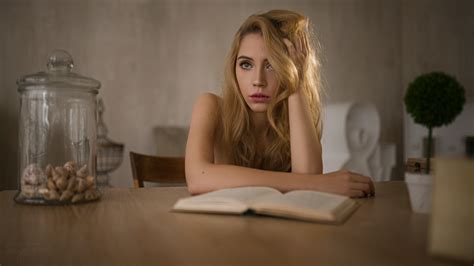 Women Sergey Zhirnov Ksenia Kokoreva Blonde Face Russian Women Table Portrait Books