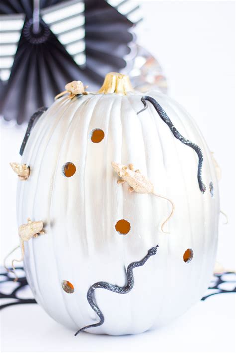 A Creepy Crawly Pumpkin Decorating Idea Design Improvised