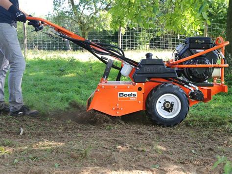 Die motorhacke entpuppt sich so als wahres multitalent im garten. 16 PS Bodenfräse online mieten - einfach & günstig