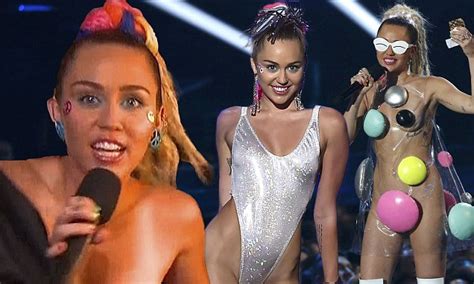 Miley Cyrus Slips Her Nipple Past Live TV Censors During VMAs Daily Mail Online